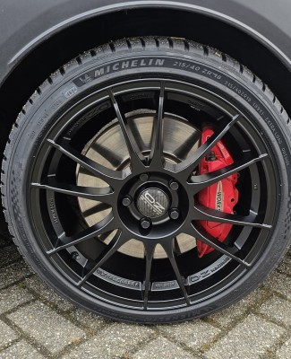Oz-racing Ulraleggera velgen (Cut).jpg